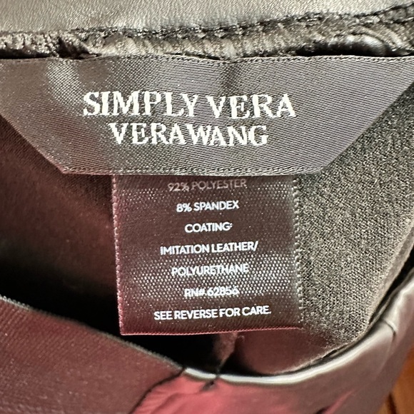 Simply Vera Vera Wang Black Dressy Mob Wife Faux Leather Stretchy Pants Sz M - Picture 2 of 5